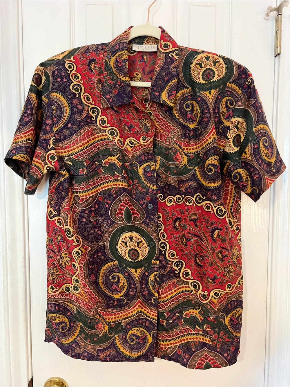 100% Silk Vintage Valerie Stevens Red Paisley Short-Sleeve Button-Up Shirt